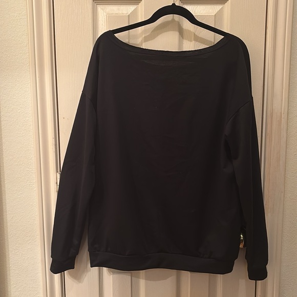 Women’s Begonia K Black Long-Sleeve Novelty Tee with Hot Pink Lips Graphic - Picture 2 of 7